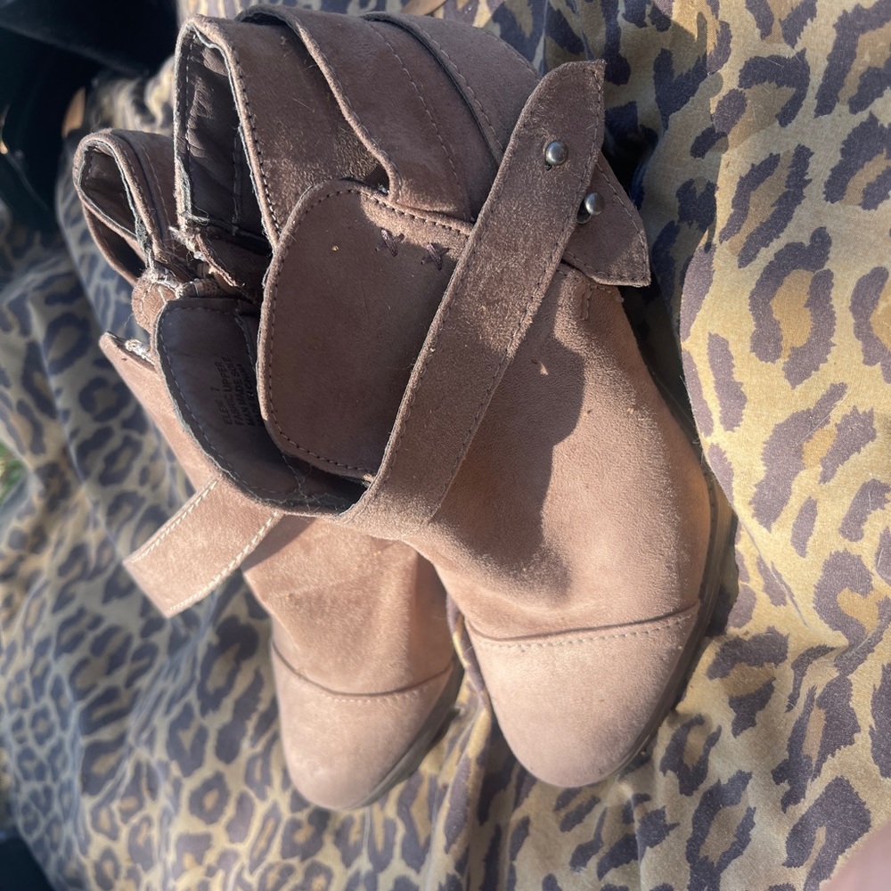 No parking shoes size 7
